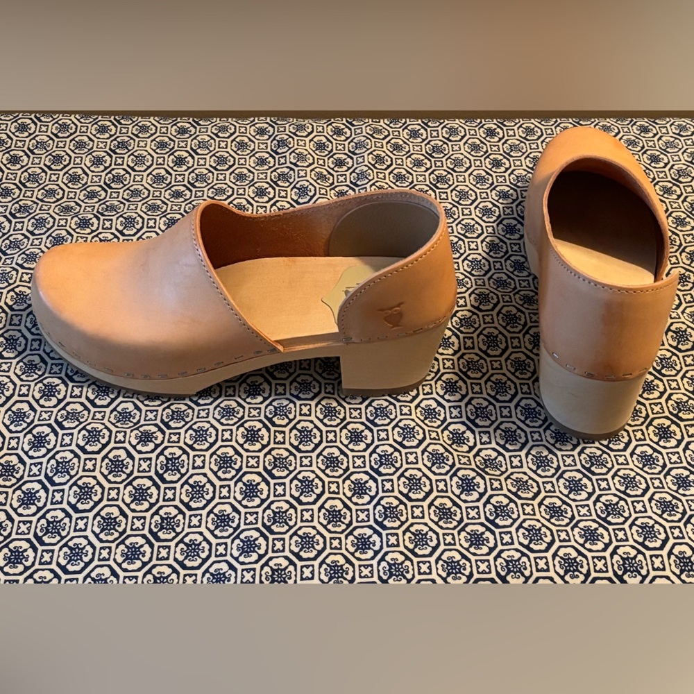 Tan Leather Clogs